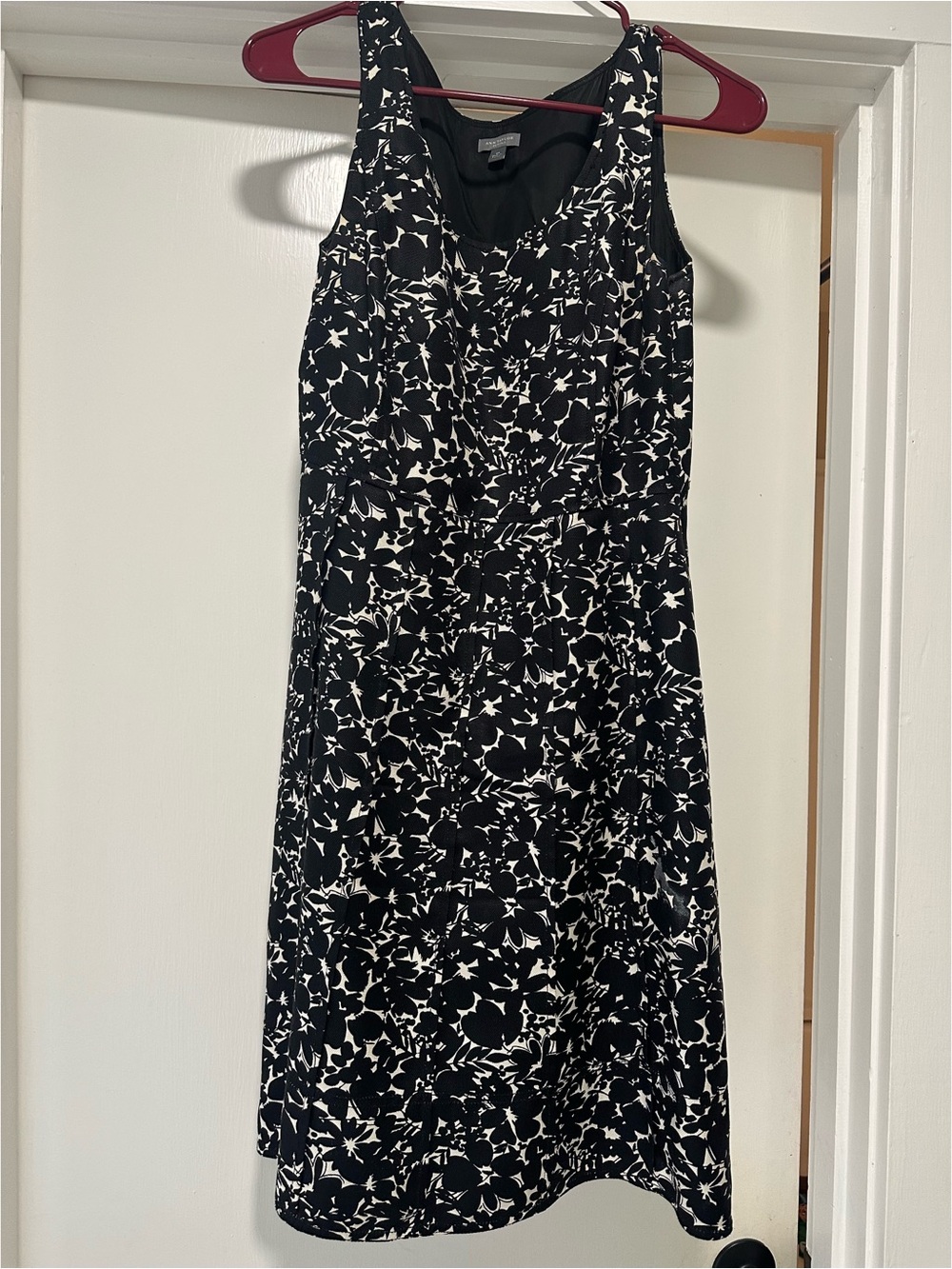 Ann Taylor Black and White Floral Midi Dress